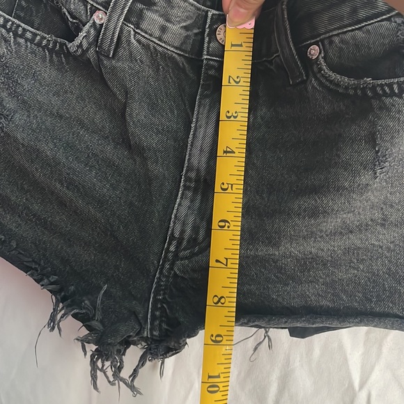 Urban Outfitters BDG Girlfriend High-Waisted Washed Black Denim Shorts 24 - Picture 9 of 9